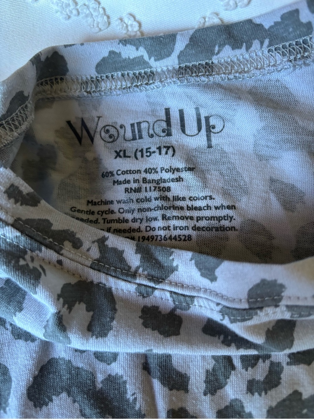 tshirt - Picture 2 of 2